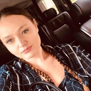 Meet your Posher, Dee dee